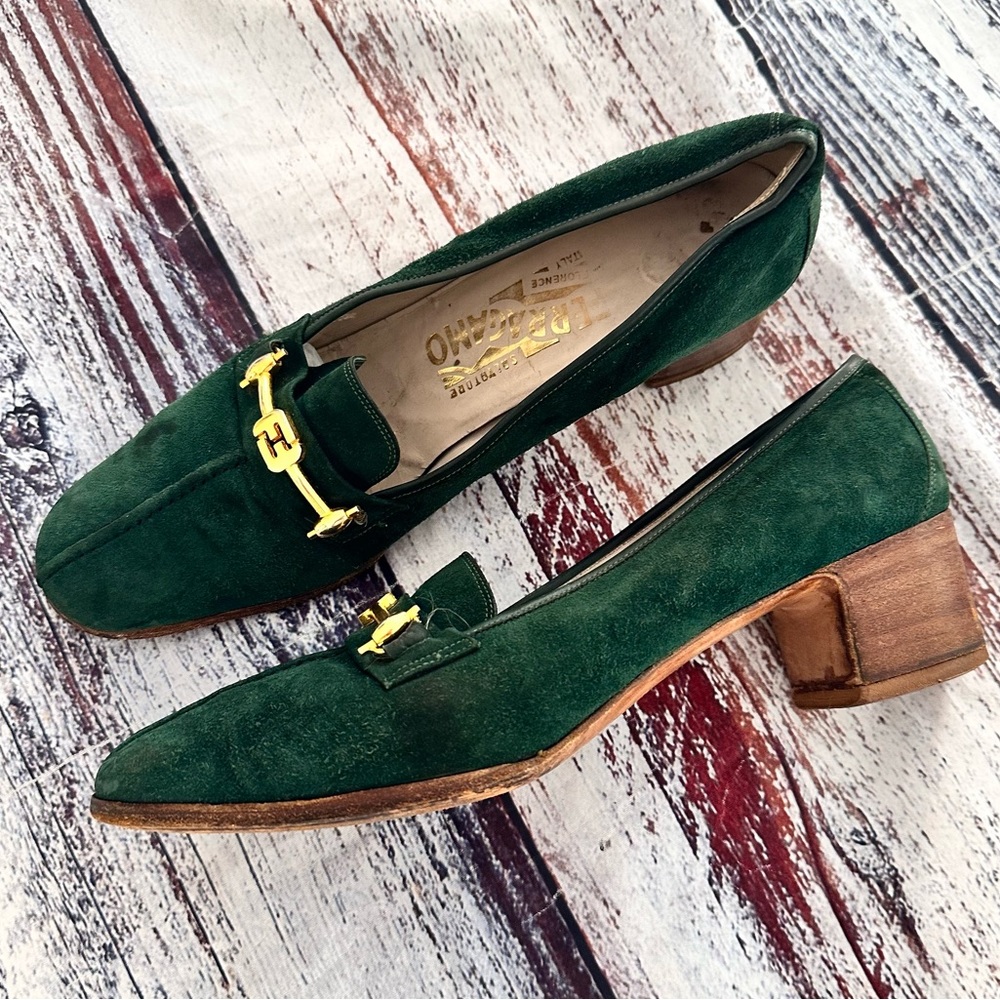 Vintage Salvatore Ferragamo Green Suede Pumps